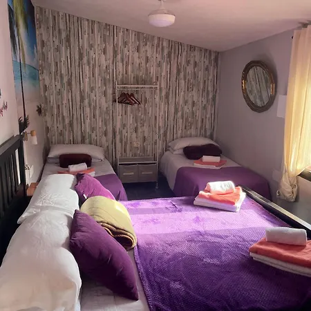 Estudios Kylie Y Evelyn *